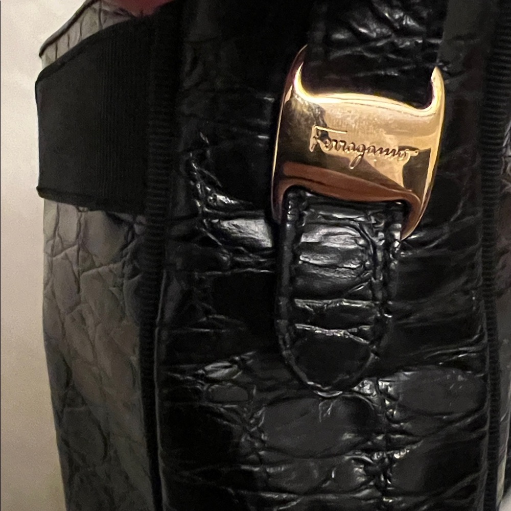 Salvatore Ferragamo Black Croc-Embossed Leather Crossbody with Gold Vara Buckle - Picture 8 of 13
